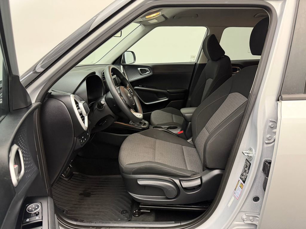 Used 2020 Kia Soul S image 5