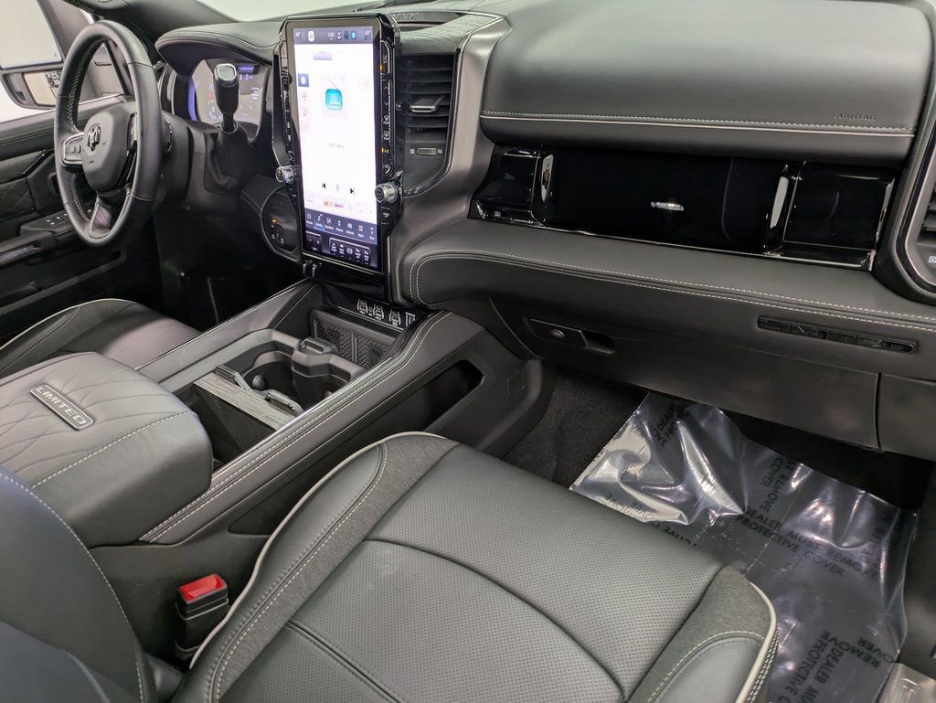 Used 2025 RAM 3500 Limited AWD/4WD image 33