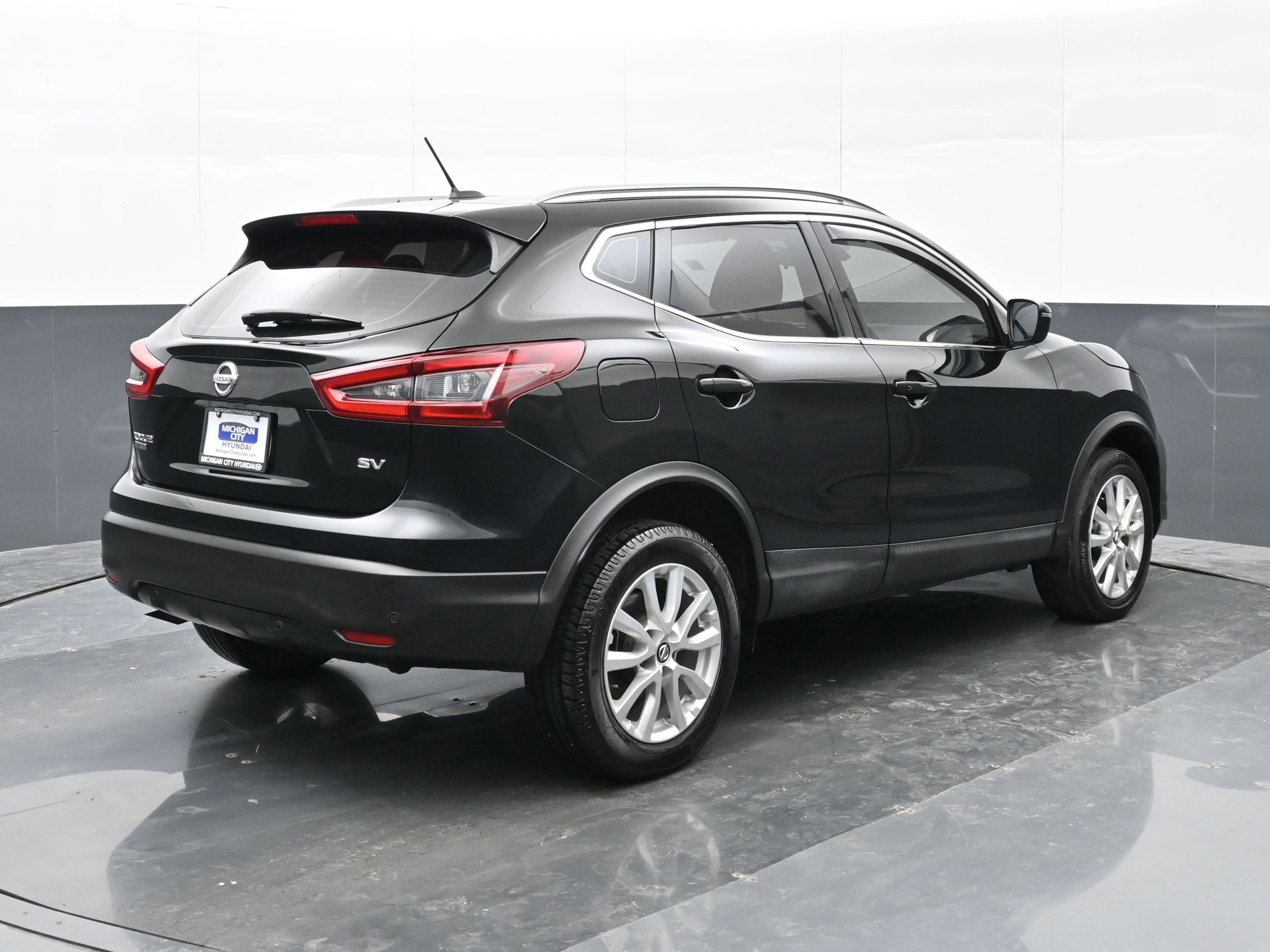 Used 2020 Nissan Rogue Sport SV image 8