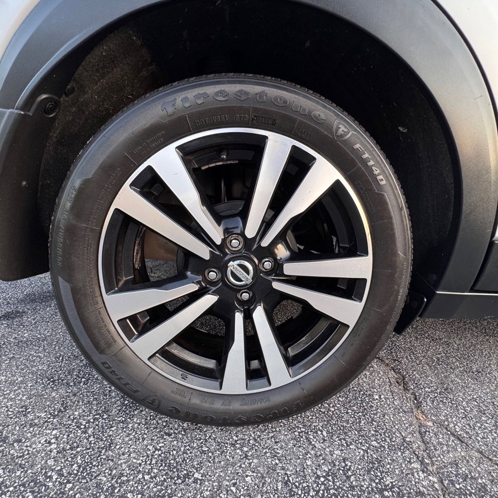 Used 2020 Nissan Kicks SV w/ Exterior Package image 36