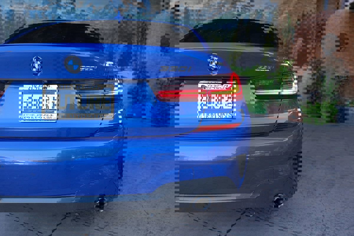 Used 2020 BMW 330i Sedan w/ M Sport Package image 17