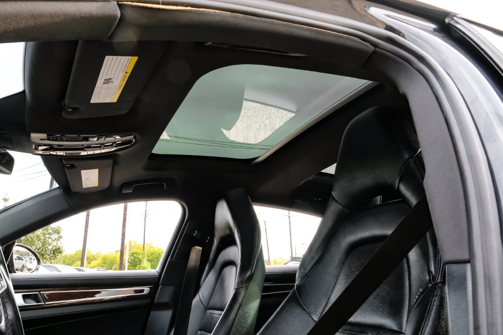 Used 2018 Porsche Panamera 4 AWD/4WD image 20