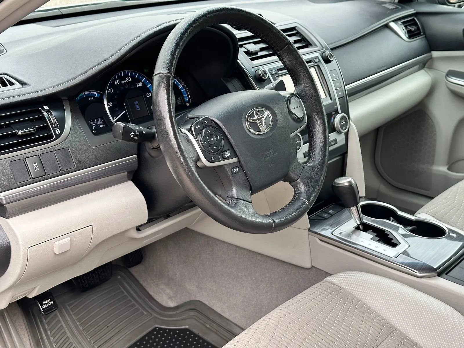 Used 2012 Toyota Camry XLE image 10