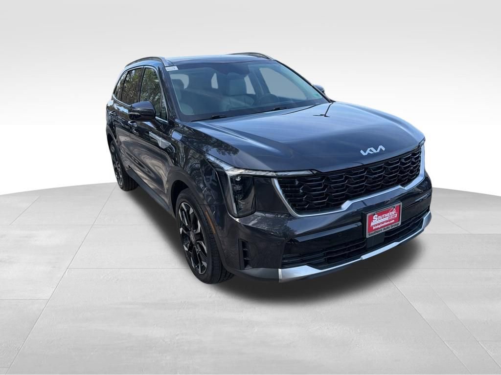 Certified 2025 Kia Sorento EX w/ Panoramic Sunroof Package image 8