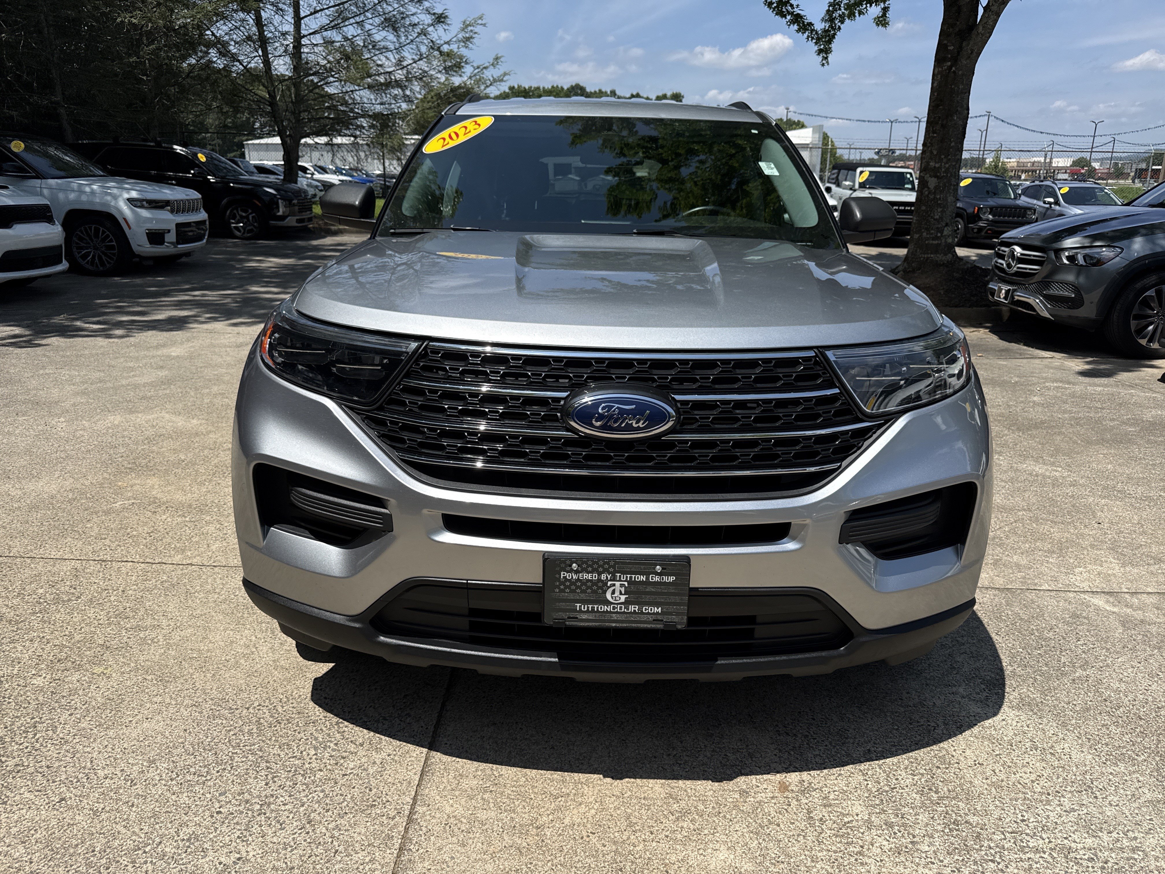 Used 2023 Ford Explorer XLT RWD image 2