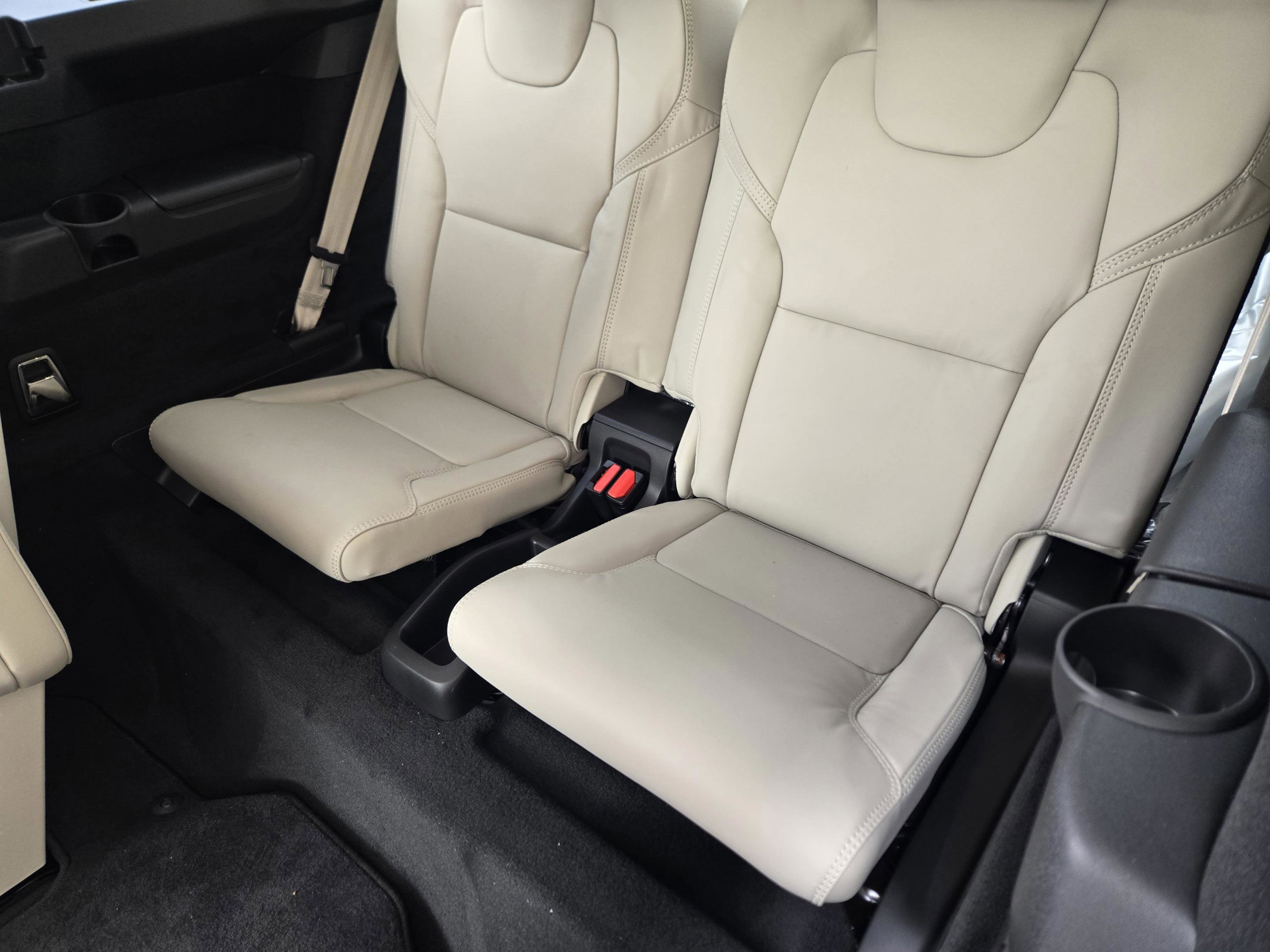 New 2026 Volvo XC90 T8 Ultra w/ Lounge Package AWD/4WD image 25