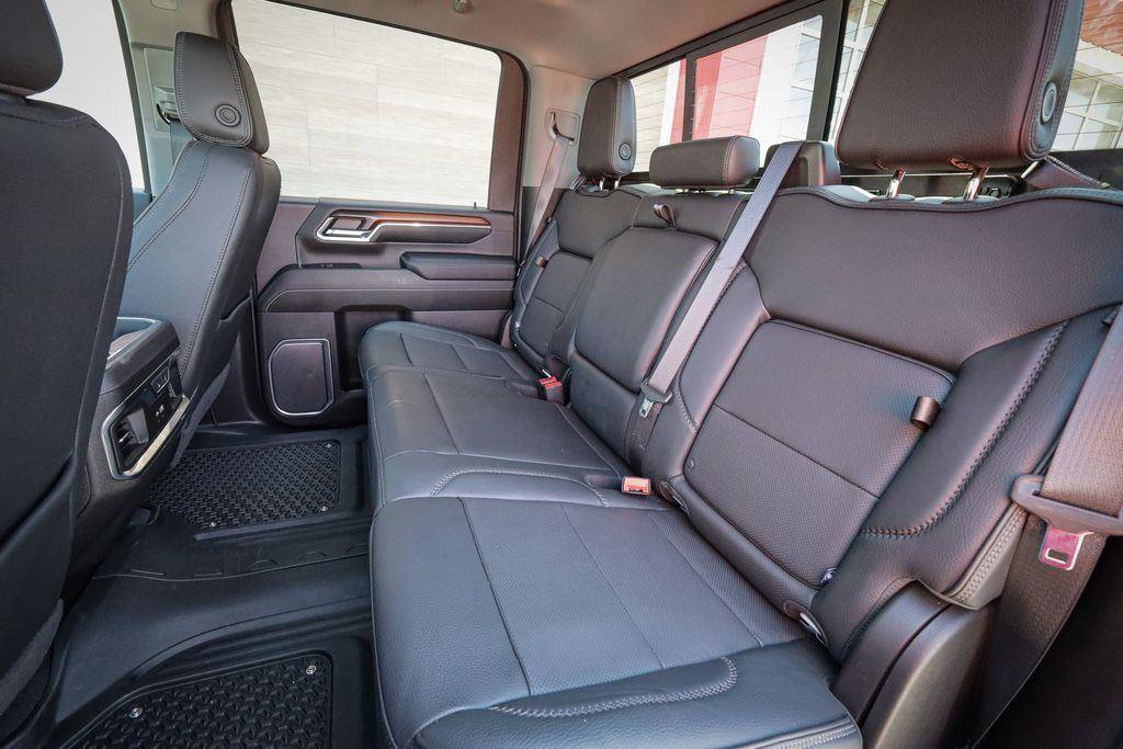 Used 2024 GMC Sierra 3500 Denali w/ Denali Reserve Package image 31