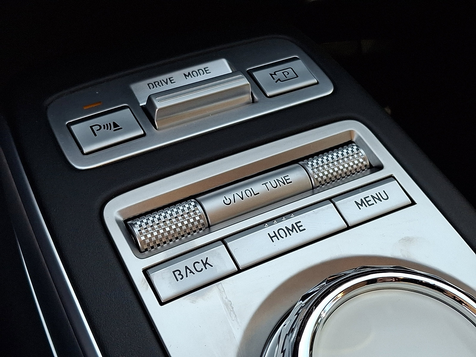 Certified 2023 Genesis GV70 2.5T w/ Select Package image 27