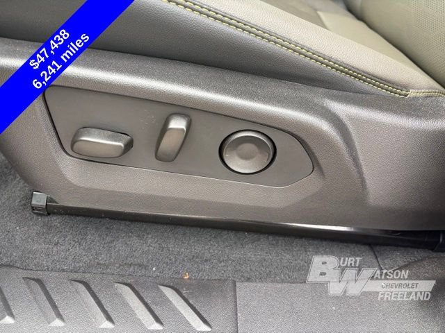 Used 2025 Chevrolet Colorado ZR2 w/ Technology Package AWD/4WD image 16