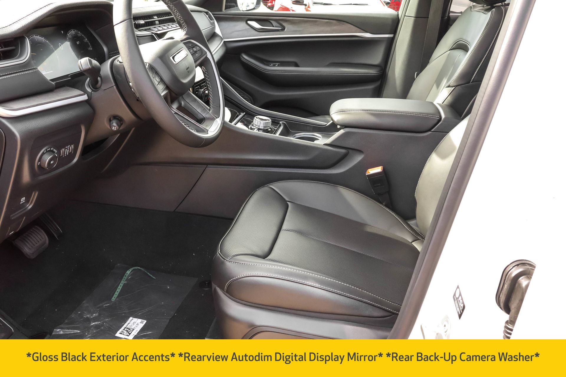 New 2025 Jeep Grand Cherokee Limited w/ Luxury Tech Group II image 5