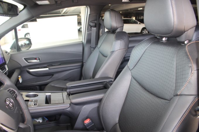 New 2026 Toyota Sienna XLE Woodland Edition AWD/4WD image 13