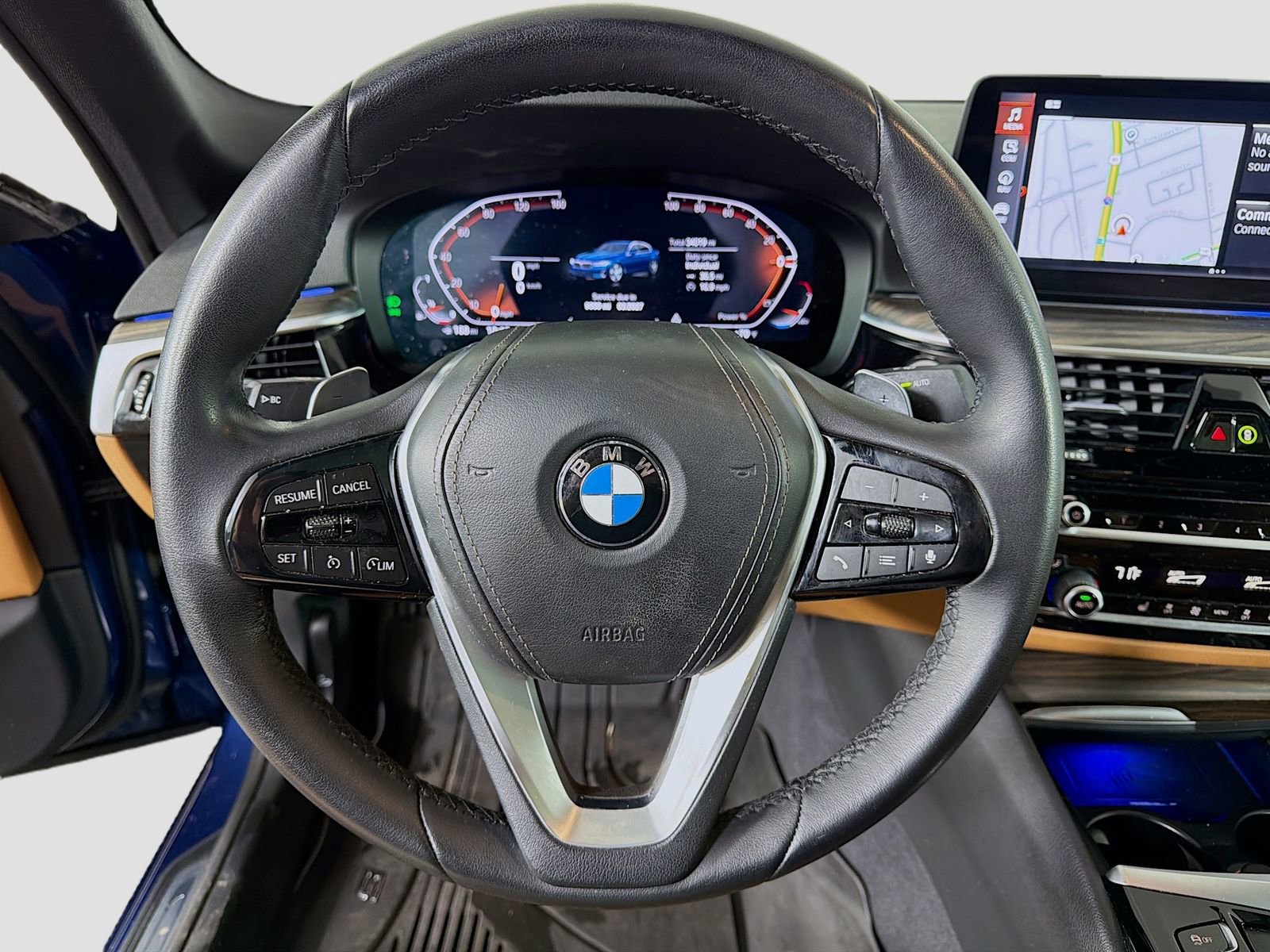 Used 2023 BMW 540i w/ Premium Package image 13