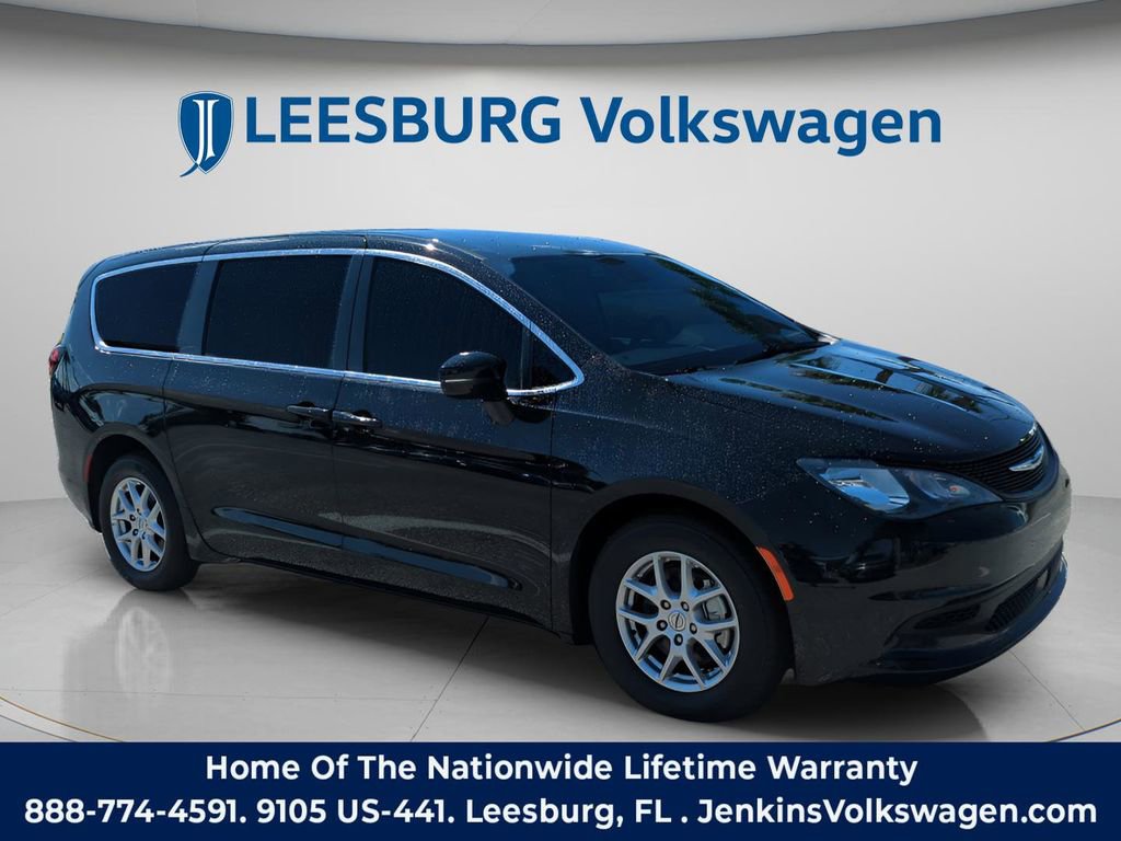 Used 2024 Chrysler Voyager LX image 1