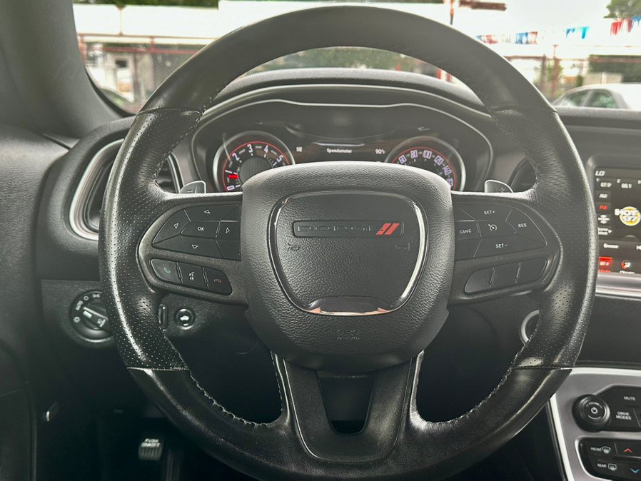 Used 2022 Dodge Challenger R/T Scat Pack RWD image 13