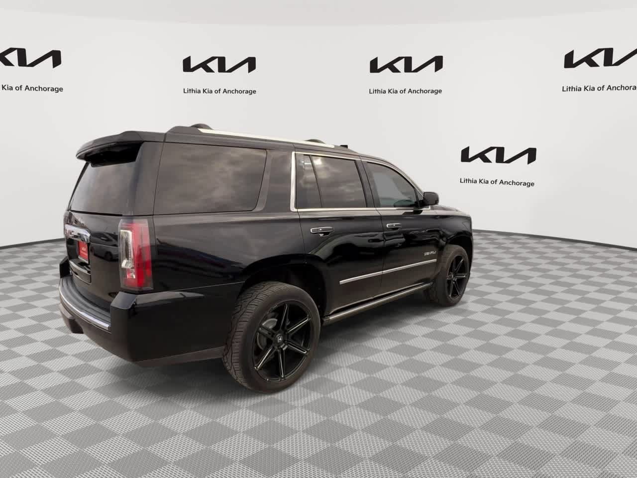 Used 2019 GMC Yukon Denali AWD/4WD image 2