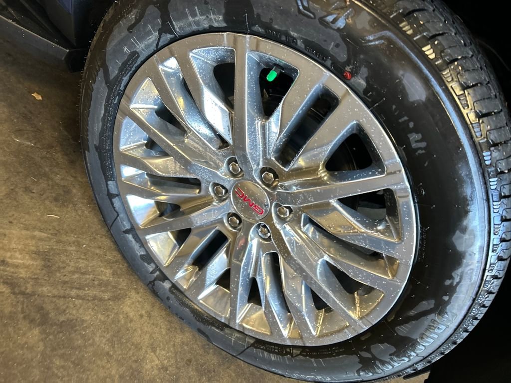 New 2026 GMC Yukon XL Denali image 9