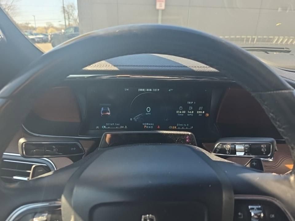 Used 2022 Lincoln Navigator Reserve AWD/4WD image 6