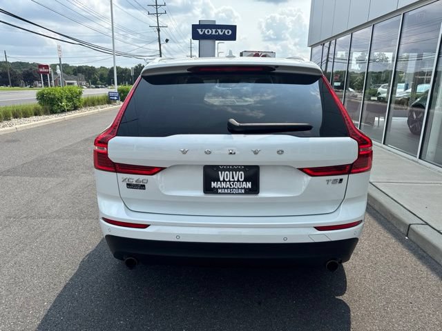 Used 2021 Volvo XC60 T5 Momentum w/ Climate Package AWD/4WD image 4