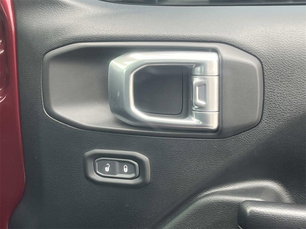 Used 2021 Jeep Wrangler Islander image 17