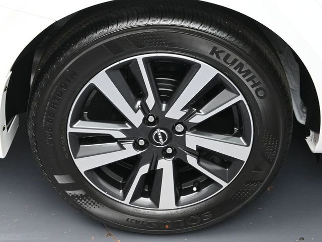 New 2025 Nissan Versa SV w/ Trunk Package FWD image 5