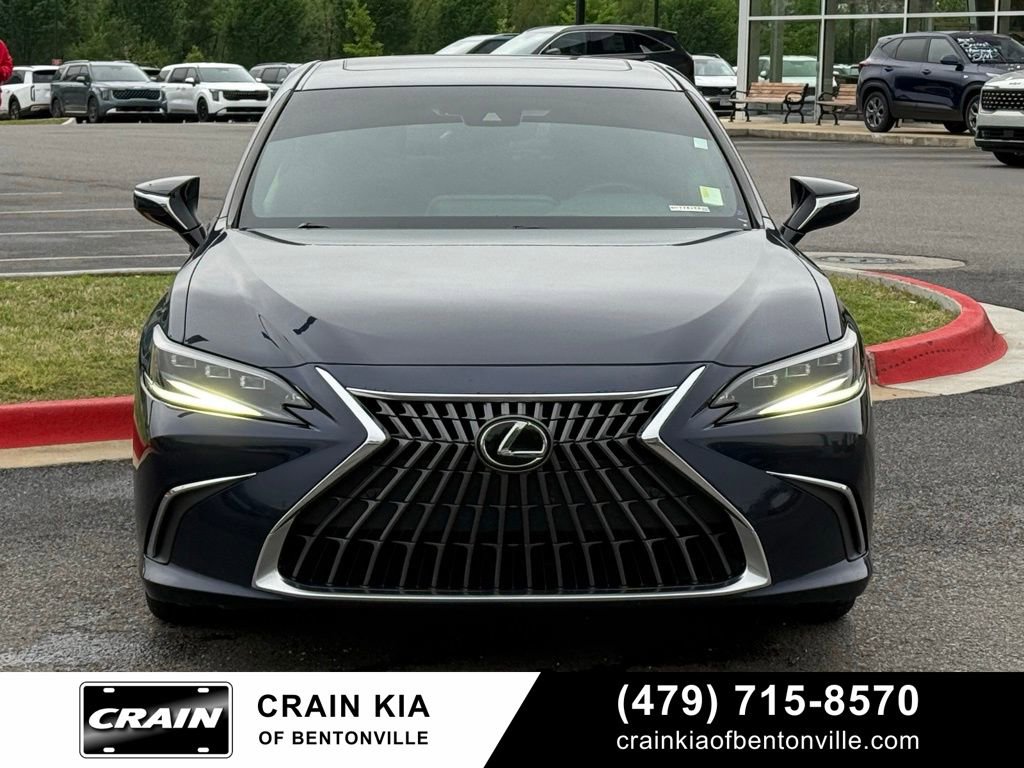 Used 2023 Lexus ES 300h w/ Accessory Package (Z2) FWD image 2