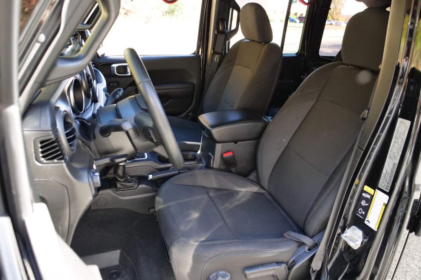 Used 2022 Jeep Wrangler Unlimited Sport image 3