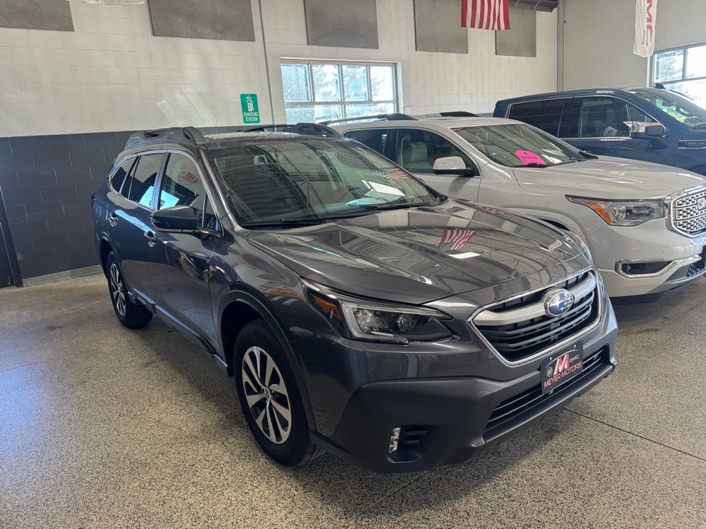 Used 2022 Subaru Outback Premium image 3