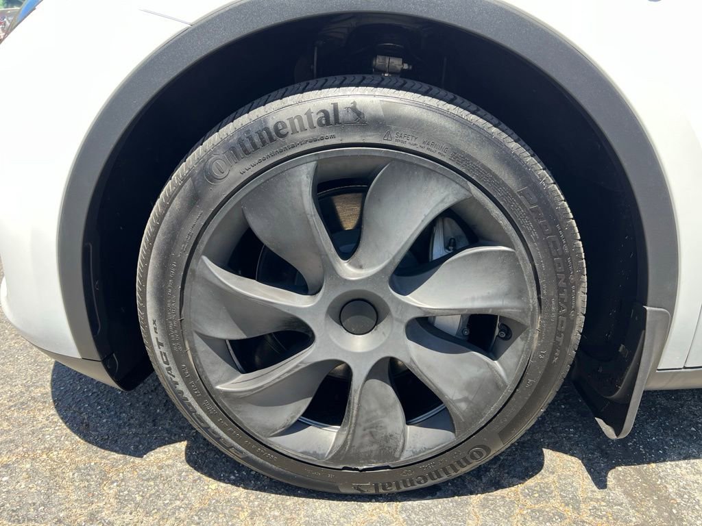 Used 2024 Tesla Model Y Long Range AWD/4WD image 9