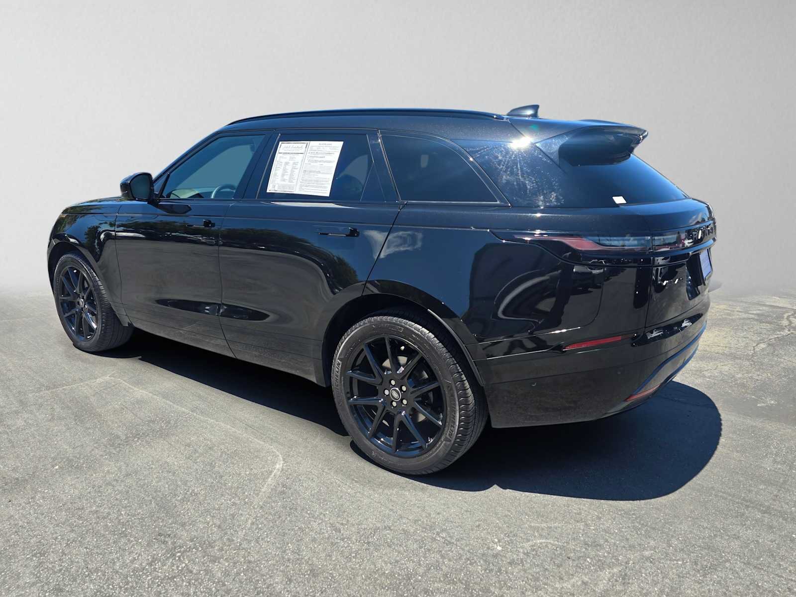 Used 2026 Land Rover Range Rover Velar Dynamic SE AWD/4WD image 3