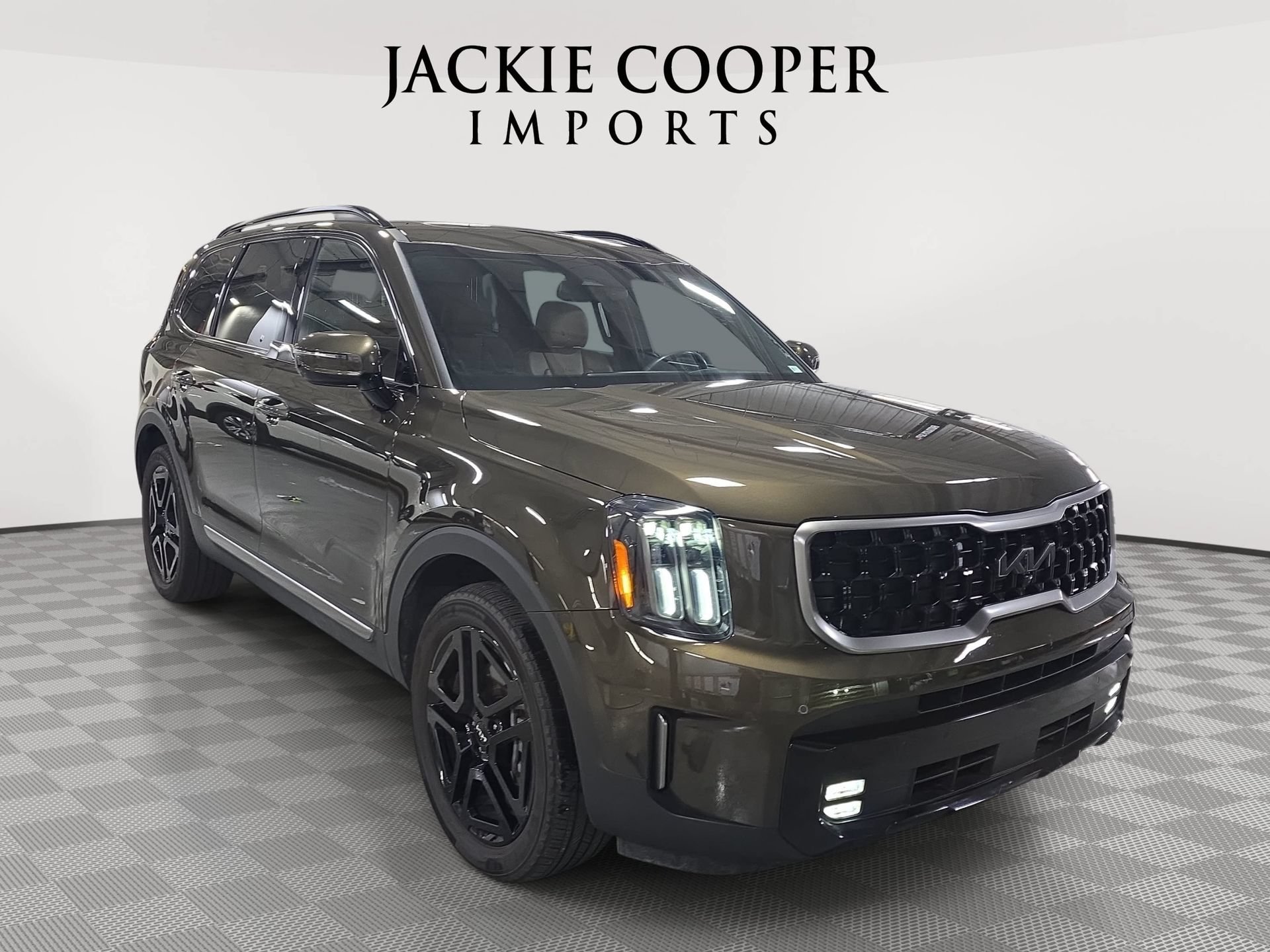 Used 2023 Kia Telluride SX X-Line AWD/4WD image 3