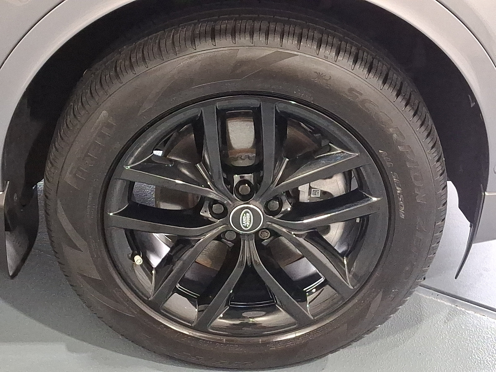 Certified 2025 Land Rover Discovery Sport S AWD/4WD image 6