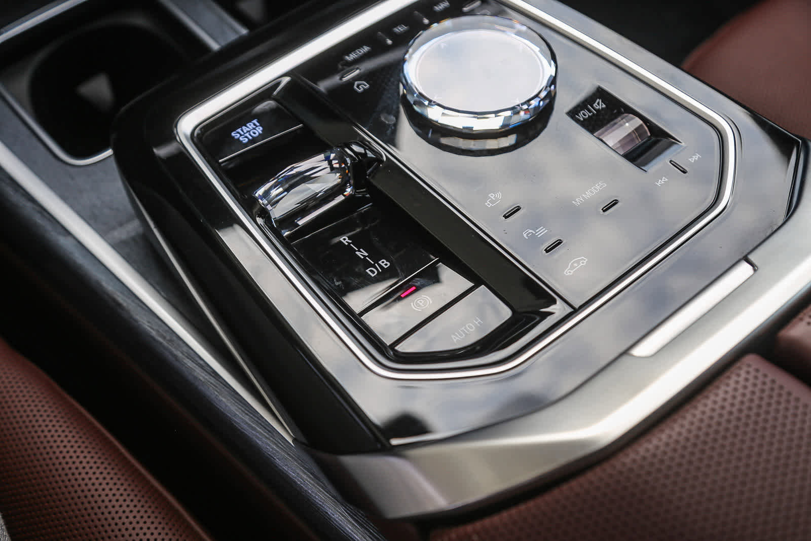 Used 2025 BMW i7 eDrive50 w/ M Sport Package image 16