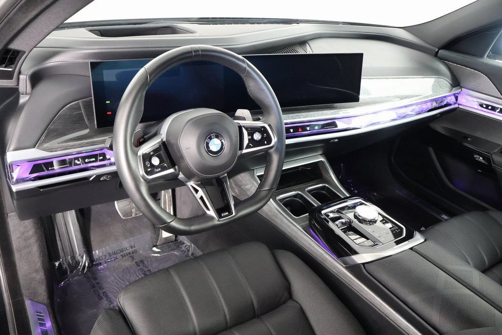 Used 2025 BMW 740i RWD image 7