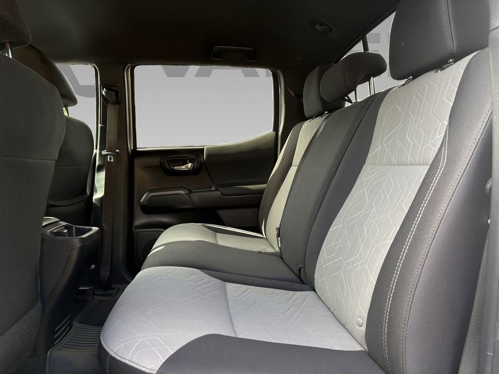 Used 2022 Toyota Tacoma TRD Off-Road image 5