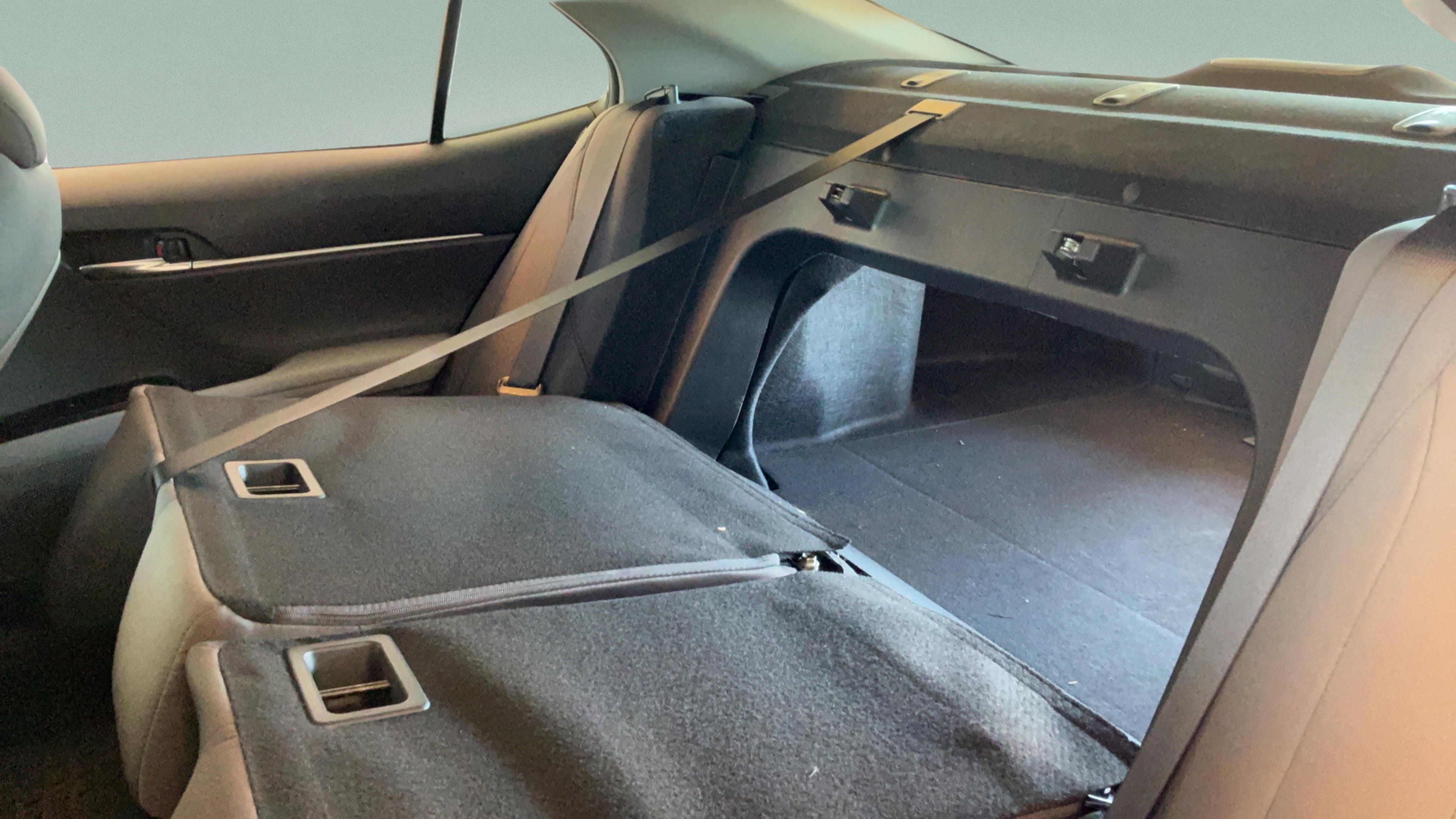 Used 2019 Toyota Camry LE FWD image 29