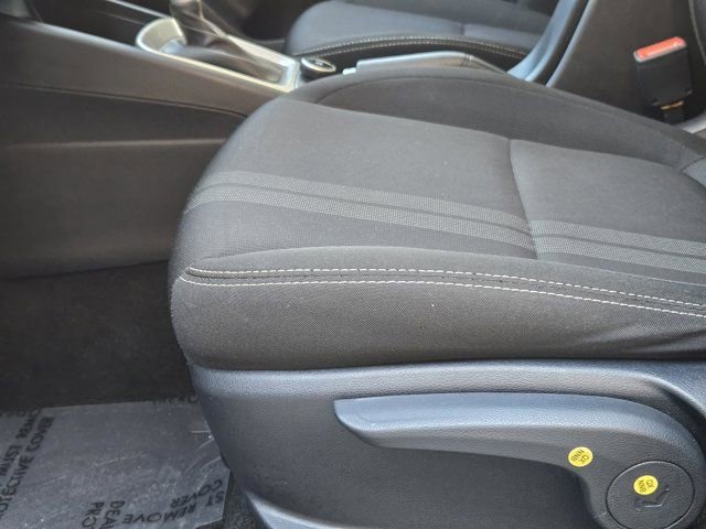 Certified 2025 Hyundai Venue SEL FWD image 23