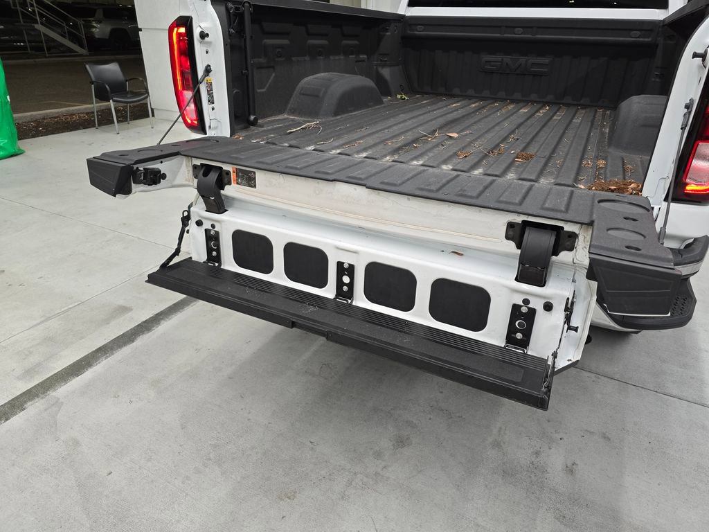 Used 2025 GMC Sierra 2500 SLE w/ SLE Value Package; AWD/4WD image 7