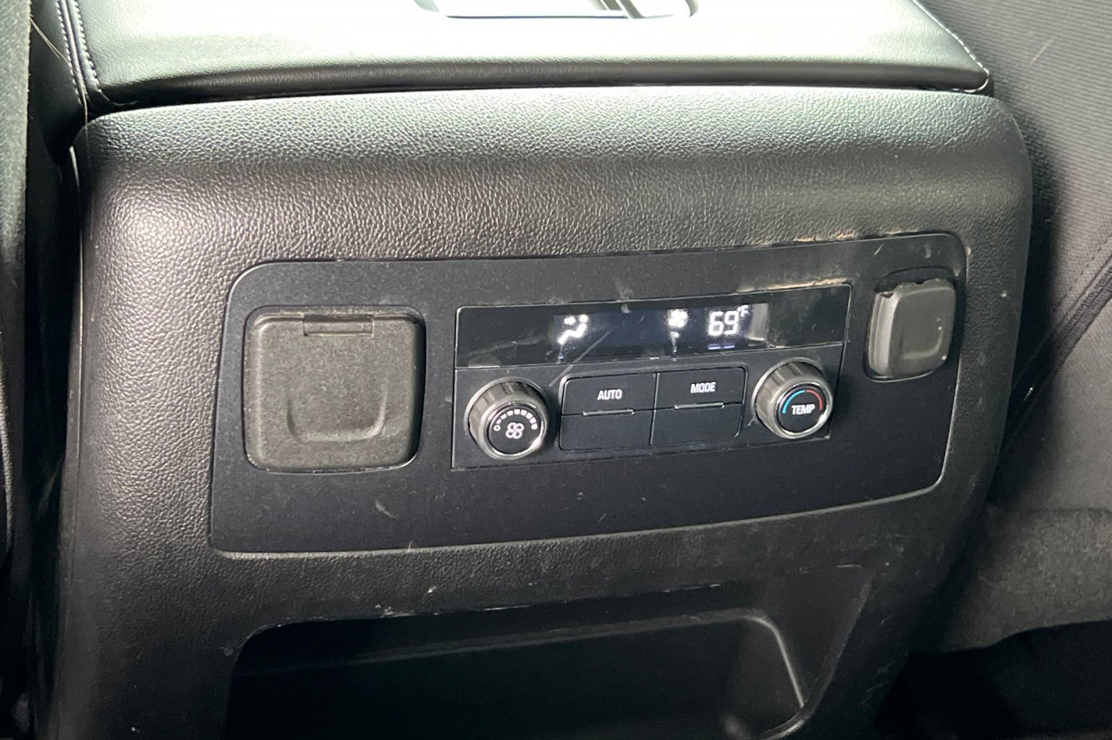 Used 2019 Chevrolet Tahoe LS w/ Enhanced Driver Alert Package AWD/4WD image 20