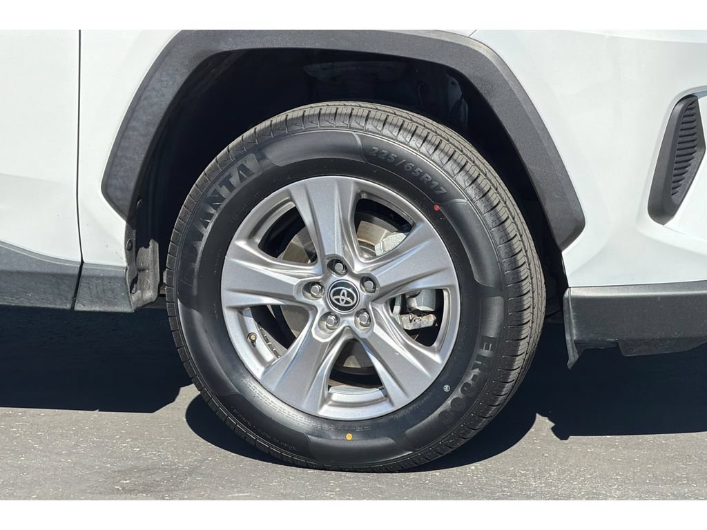Used 2024 Toyota RAV4 XLE FWD image 31
