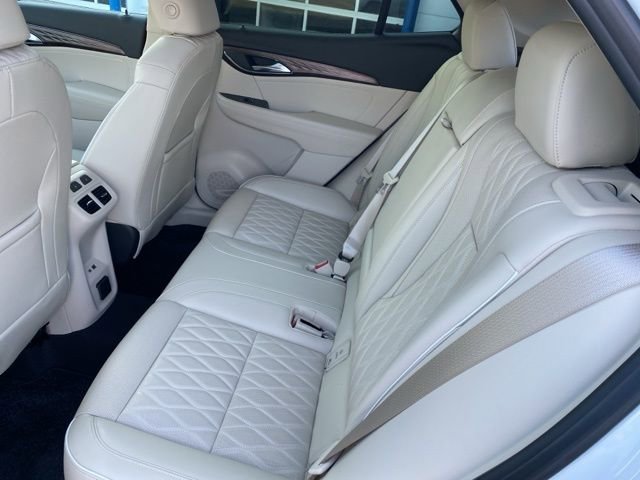 Used 2023 Buick Envision Avenir image 36