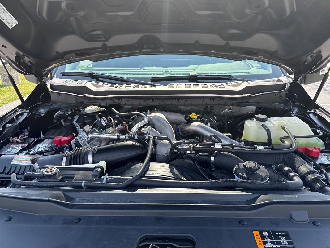 Used 2025 Ford F350 Lariat w/ Camper Package image 34