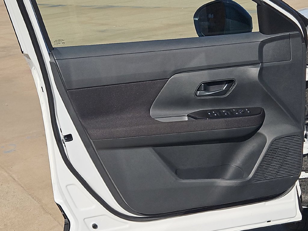 New 2027 Nissan Kicks S FWD image 14