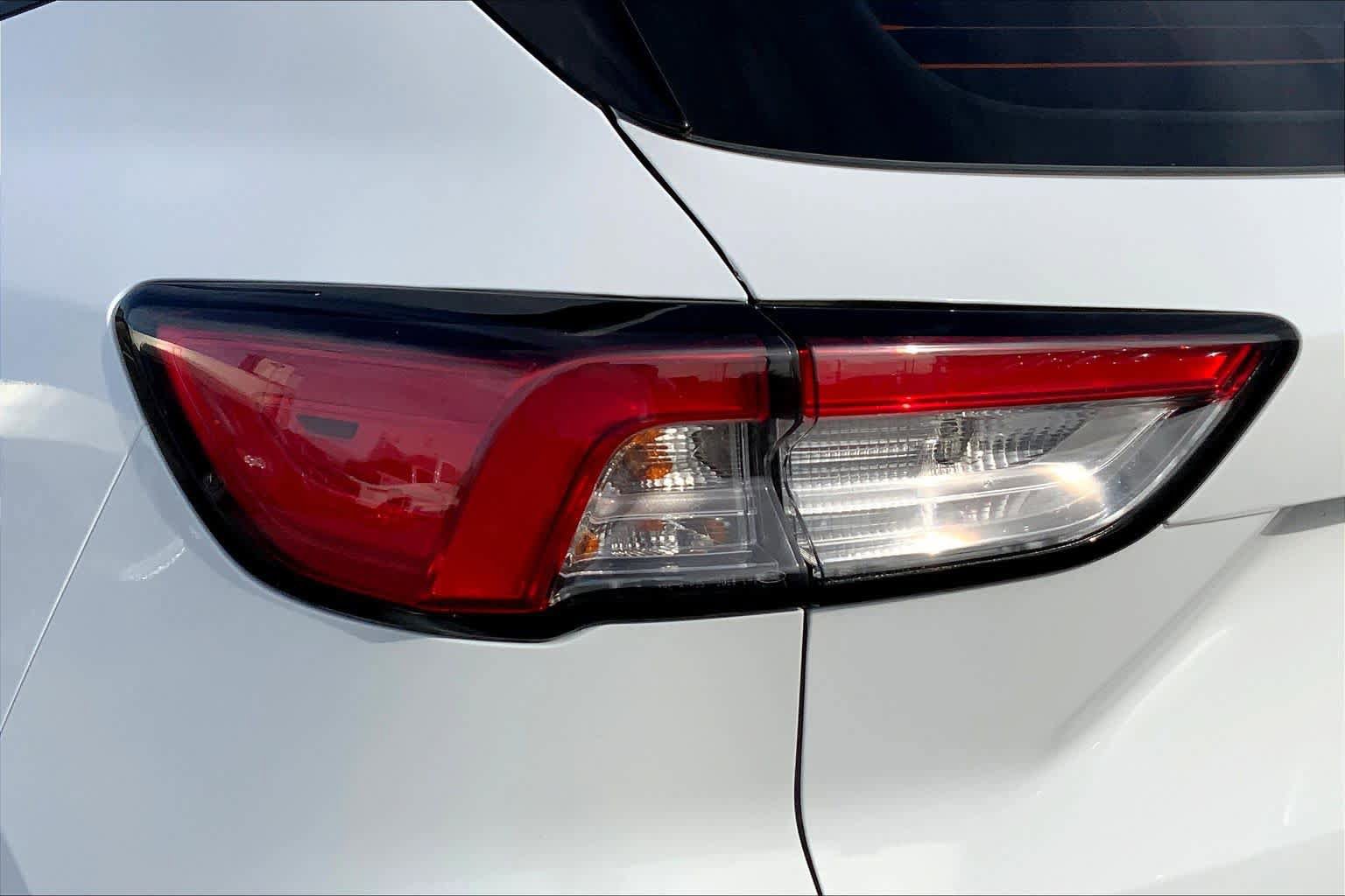 Certified 2022 Ford Escape S FWD image 25