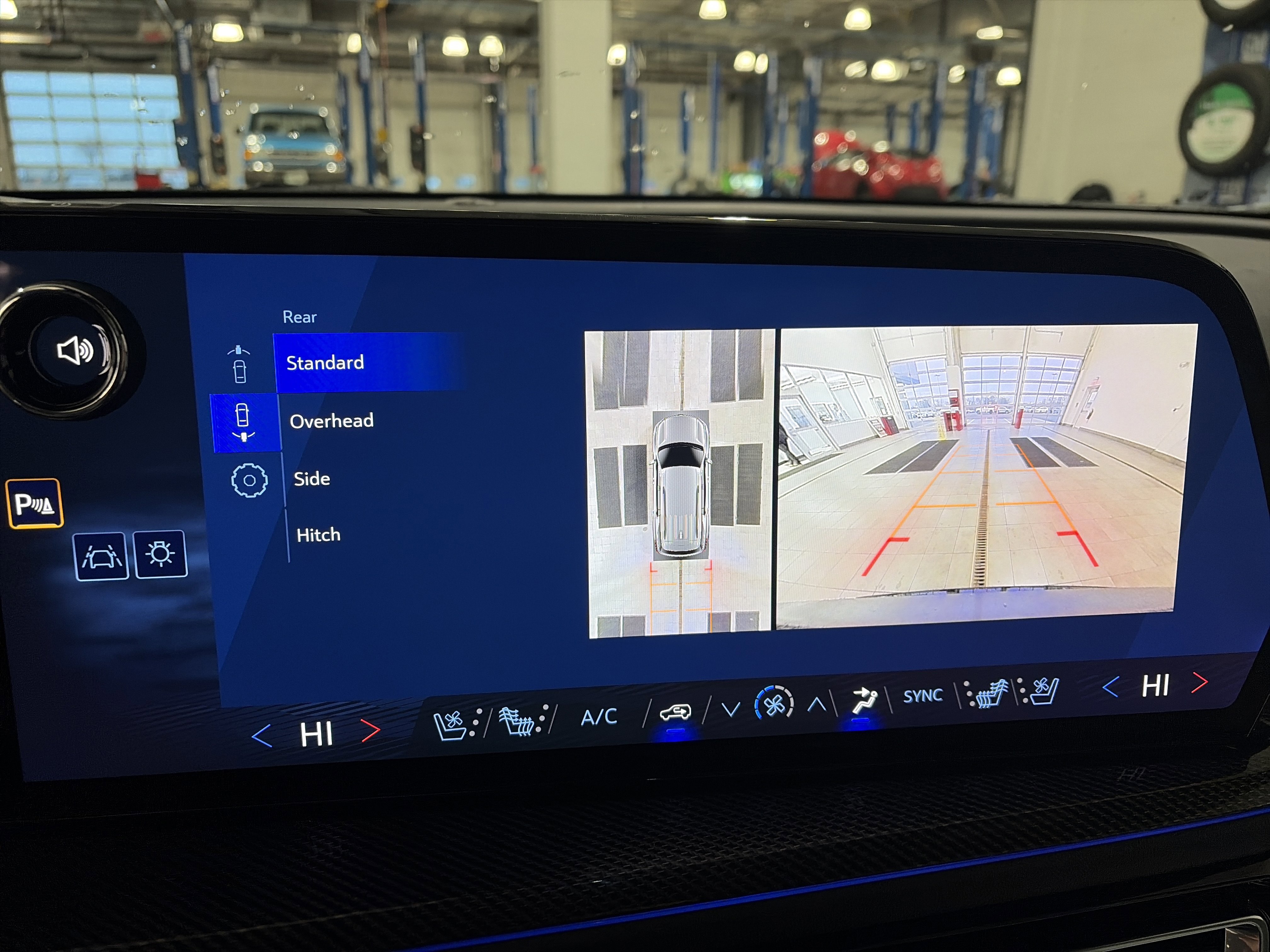 New 2026 Chevrolet Traverse High Country image 25