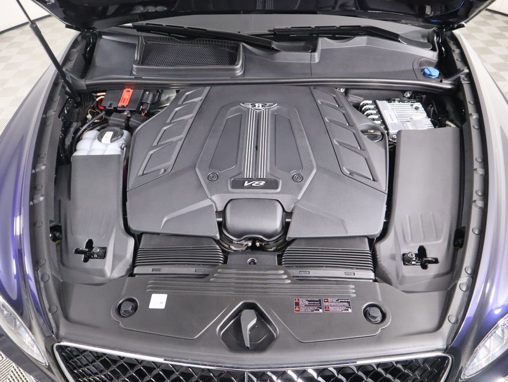 Used 2025 Bentley Bentayga image 30