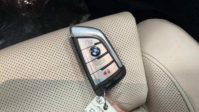 Used 2021 BMW X5 xDrive40i w/ Executive Package AWD/4WD image 21