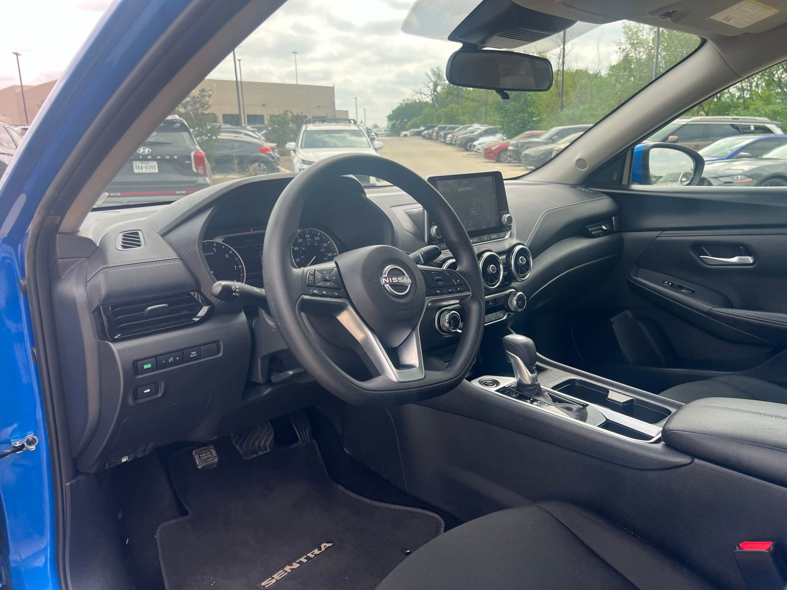 Used 2025 Nissan Sentra SV image 21