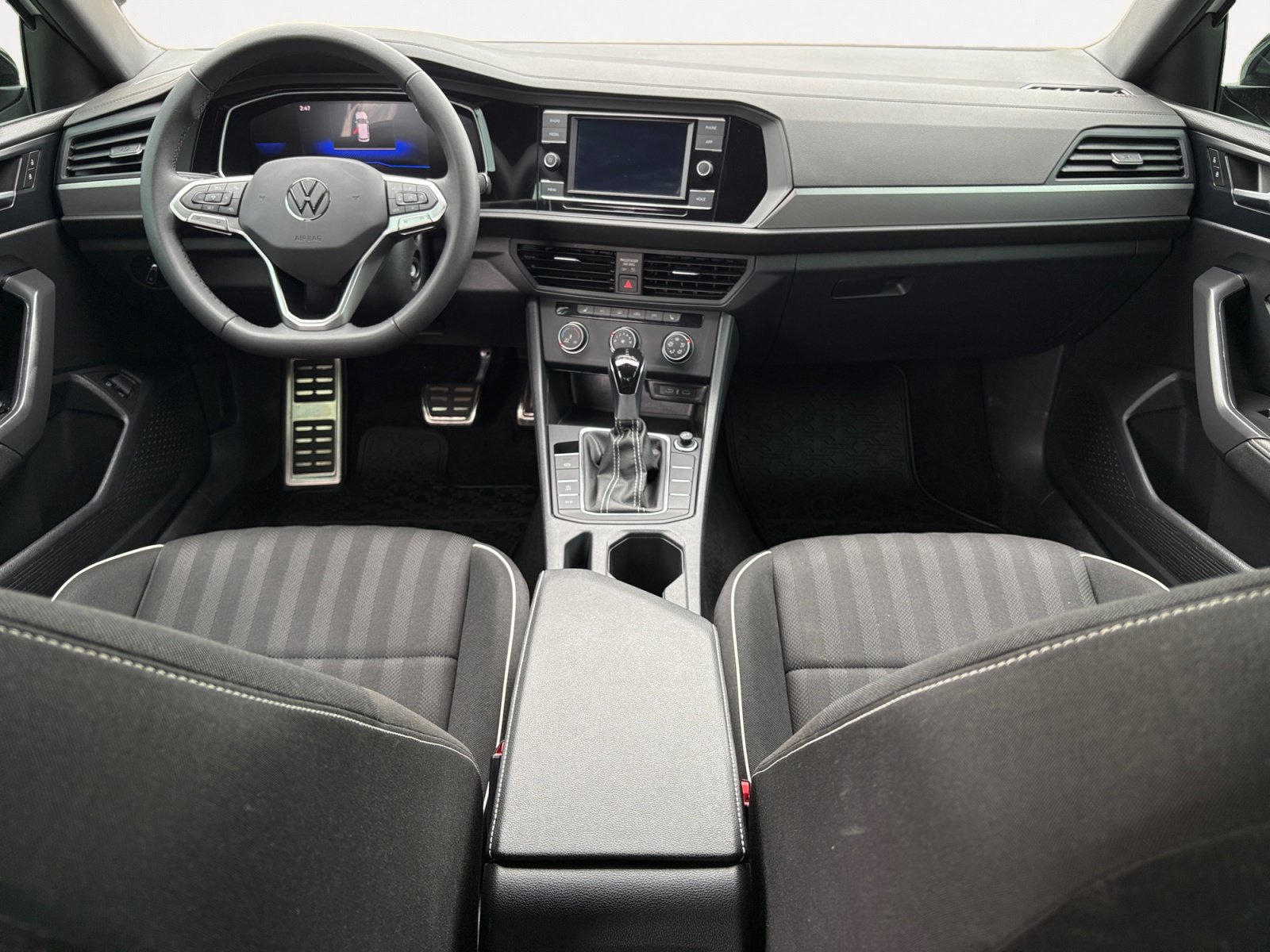 Certified 2024 Volkswagen Jetta Sport FWD image 3