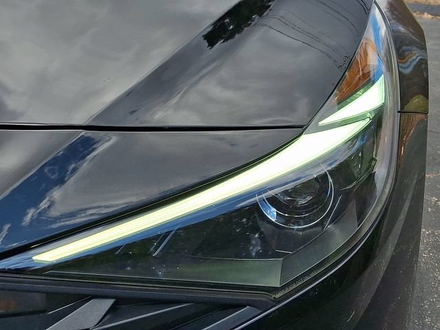 Used 2023 Hyundai Elantra SEL w/ Convenience Package FWD image 9