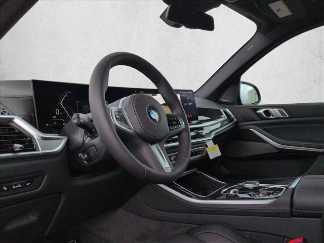 Used 2026 BMW X5 xDrive40i w/ M Sport Package AWD/4WD image 3